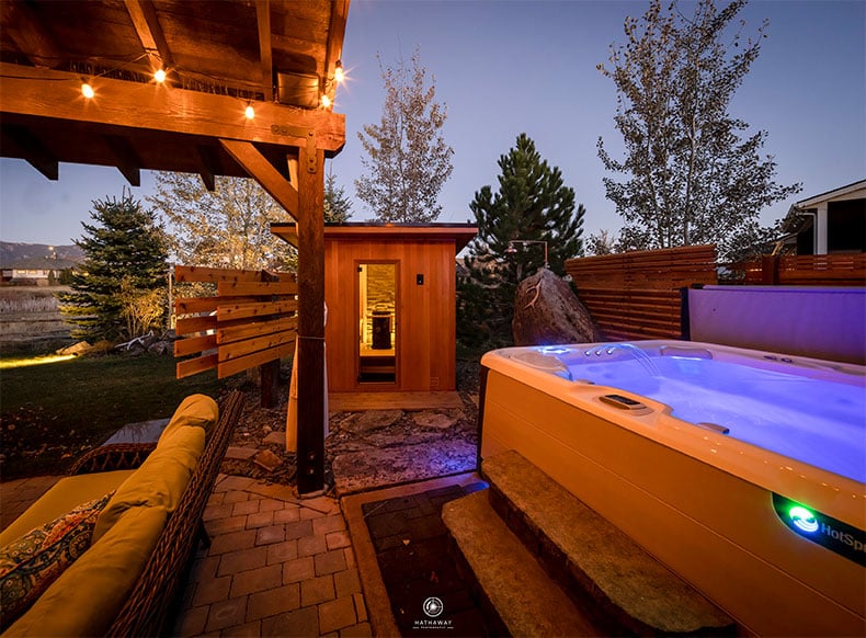 sauna-and-hot-tub-backyard-4
